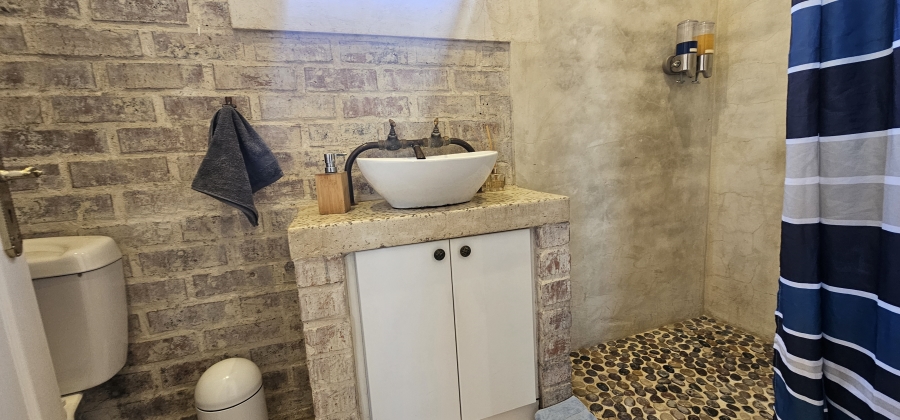 5 Bedroom Property for Sale in Middedorp Western Cape